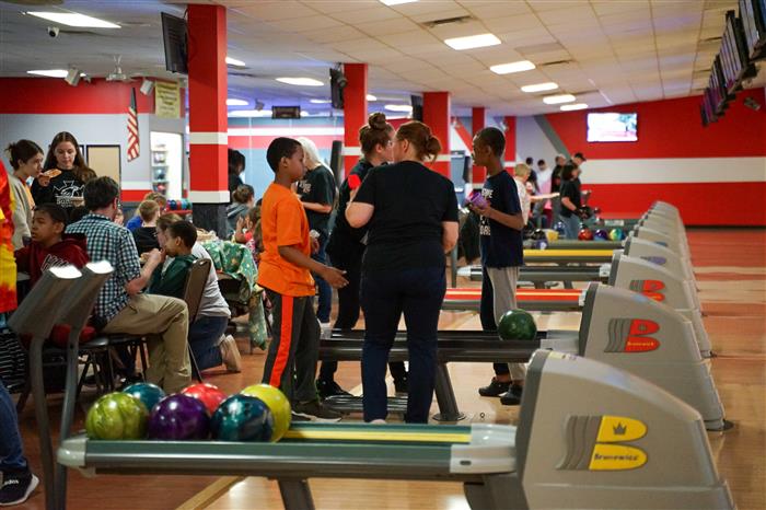 Students bowling at Spins Bowl on Jan. 25, 2024.